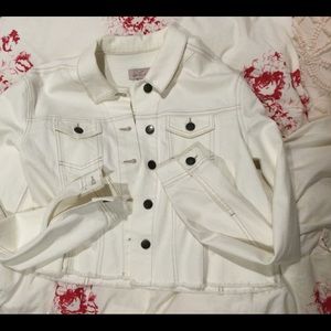 The cutest ivory cropped jean jacket, size tall 8